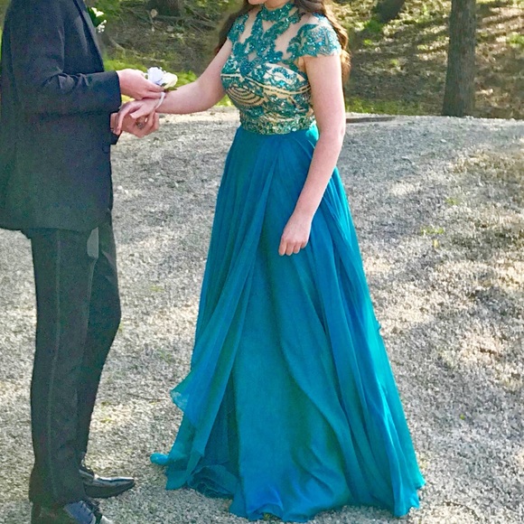 Sherri Hill Prom Dress - Picture 2 of 8